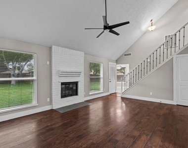 1107 Londonderry Avenue - Photo Thumbnail 12