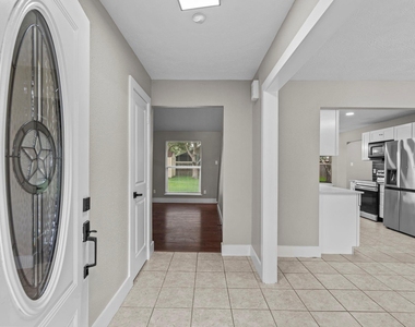 1107 Londonderry Avenue - Photo Thumbnail 1