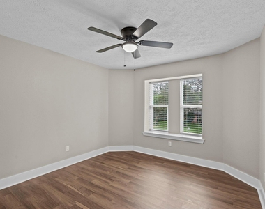 1107 Londonderry Avenue - Photo Thumbnail 23