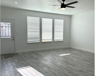 7710 Darnay Drive - Photo Thumbnail 14