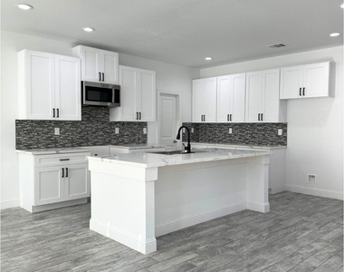 7710 Darnay Drive - Photo Thumbnail 12