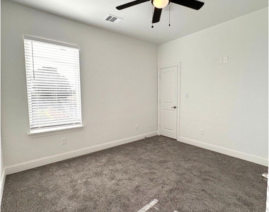 7710 Darnay Drive - Photo Thumbnail 31