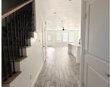 7710 Darnay Drive - Photo Thumbnail 4