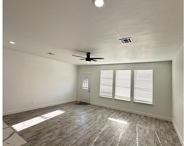 7710 Darnay Drive - Photo Thumbnail 8