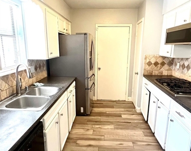 2719 Tinechester Drive - Photo Thumbnail 7