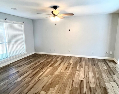 2719 Tinechester Drive - Photo Thumbnail 8