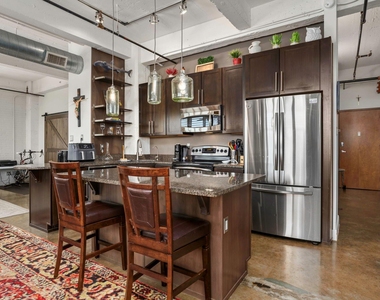 831 S Flores Street - Photo Thumbnail 16