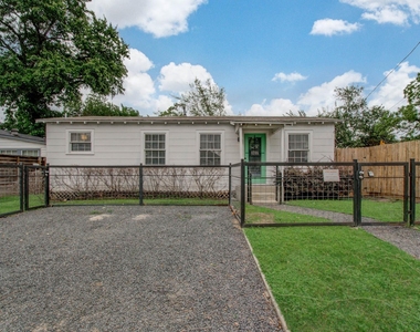 4706 Fisk Street - Photo Thumbnail 7