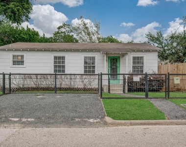 4706 Fisk Street - Photo Thumbnail 4