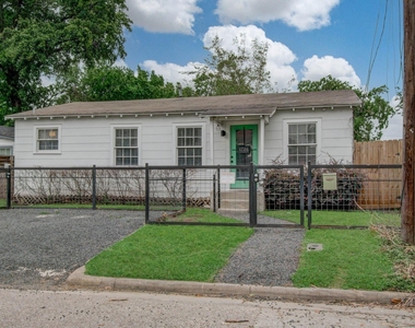 4706 Fisk Street - Photo Thumbnail 6