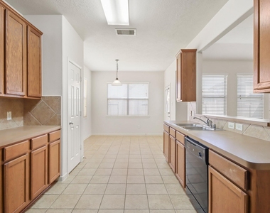 15114 Cave Creek Drive - Photo Thumbnail 8