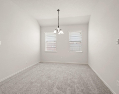 15114 Cave Creek Drive - Photo Thumbnail 3