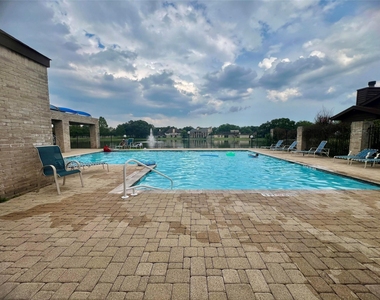 2611 Grants Lake Boulevard - Photo Thumbnail 9