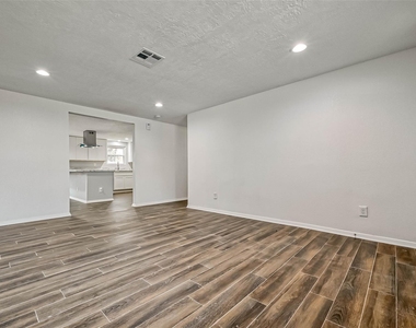 4418 Knotty Oaks Trail - Photo Thumbnail 10