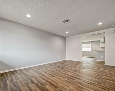 4418 Knotty Oaks Trail - Photo Thumbnail 9