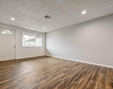 4418 Knotty Oaks Trail - Photo Thumbnail 11