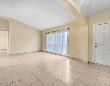 1416 Martinez Street Se - Photo Thumbnail 2