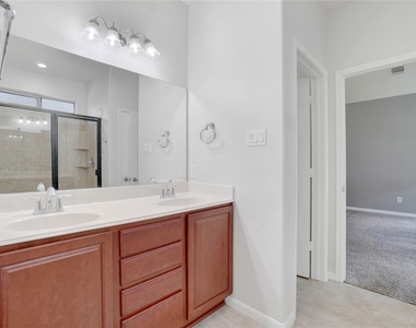 10514 Kentington Oak Drive - Photo Thumbnail 30