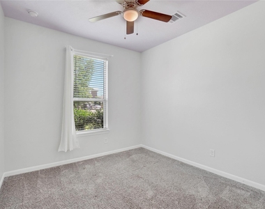 10514 Kentington Oak Drive - Photo Thumbnail 34
