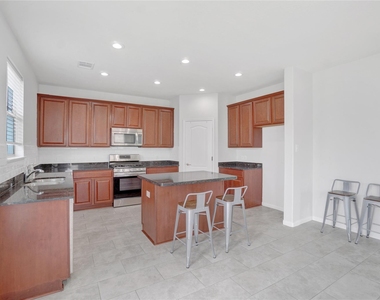 10514 Kentington Oak Drive - Photo Thumbnail 17