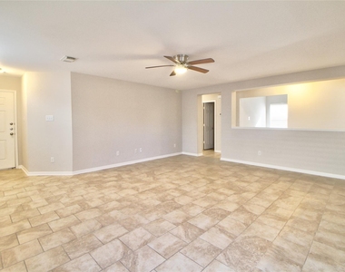 29407 Legends Green Drive - Photo Thumbnail 2