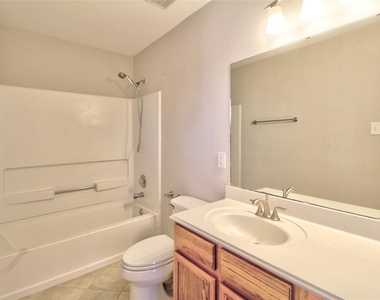 29407 Legends Green Drive - Photo Thumbnail 7