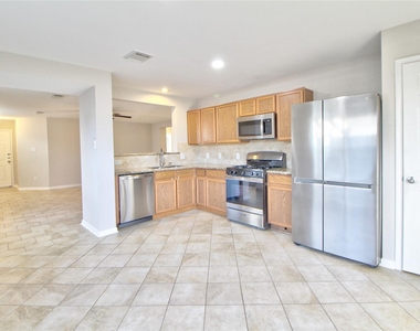 29407 Legends Green Drive - Photo Thumbnail 4