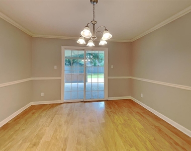 3918 Forest Village Drive - Photo Thumbnail 9