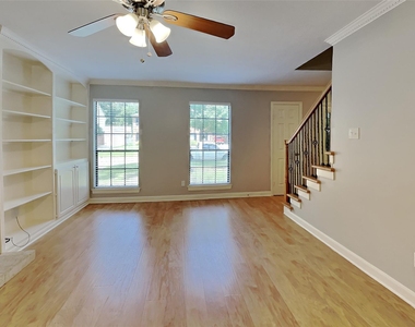 3918 Forest Village Drive - Photo Thumbnail 4
