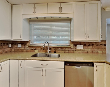3918 Forest Village Drive - Photo Thumbnail 6