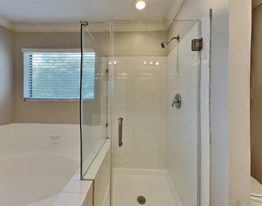 3918 Forest Village Drive - Photo Thumbnail 13