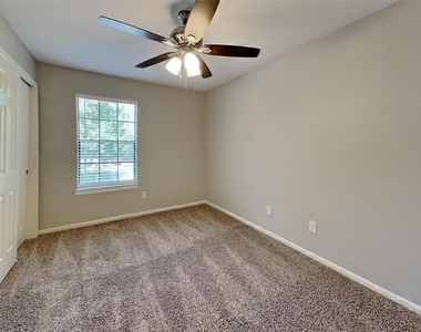 3918 Forest Village Drive - Photo Thumbnail 15