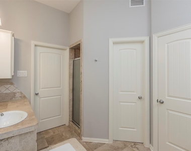 2701 Helena Street - Photo Thumbnail 11