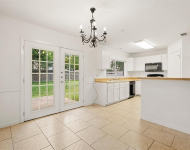 12318 Fetlock Drive - Photo Thumbnail 10