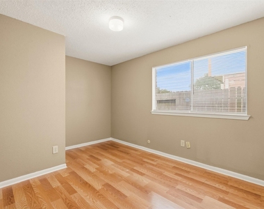 12318 Fetlock Drive - Photo Thumbnail 16