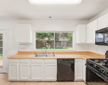 12318 Fetlock Drive - Photo Thumbnail 13