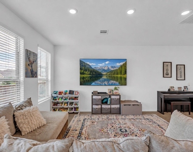 6304 Arcadia Sound Lane - Photo Thumbnail 7