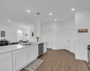 6304 Arcadia Sound Lane - Photo Thumbnail 10