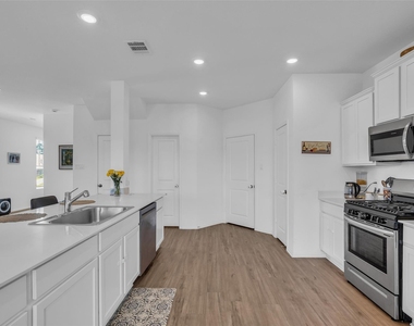 6304 Arcadia Sound Lane - Photo Thumbnail 9