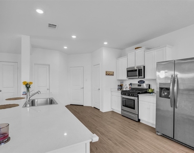 6304 Arcadia Sound Lane - Photo Thumbnail 8