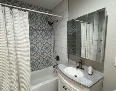 1002 Brothers Avenue - Photo Thumbnail 10