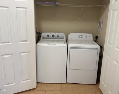 1626 Peregrine Circle - Photo Thumbnail 5