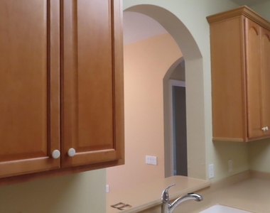1626 Peregrine Circle - Photo Thumbnail 8