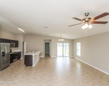490 Hatcher Street Se - Photo Thumbnail 5