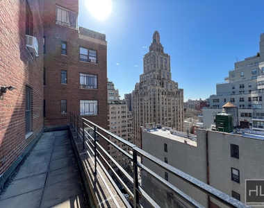 Fifth Avenue - Photo Thumbnail 6