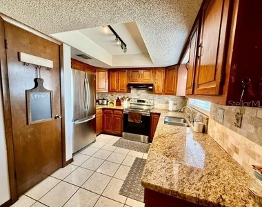 1114 S Pearl Street - Photo Thumbnail 2