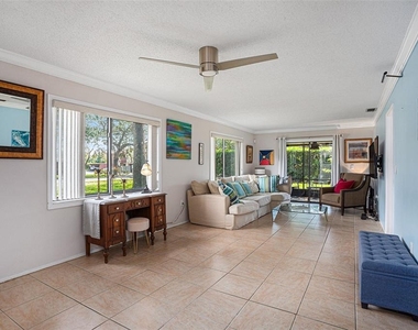 600 Summerhill Court - Photo Thumbnail 3