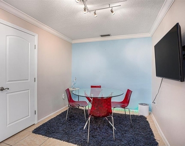600 Summerhill Court - Photo Thumbnail 6