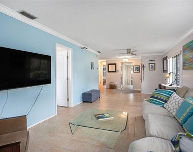 600 Summerhill Court - Photo Thumbnail 5