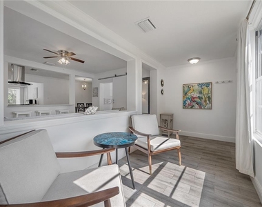 7204 N 15th Street - Photo Thumbnail 2